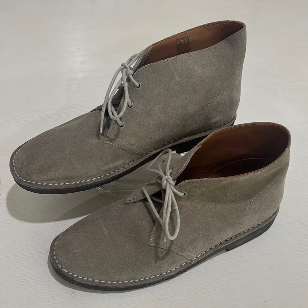 Samuel Windsor Tan Suede Chukka Boots. Men's 12. Excellent condition. Stylish!